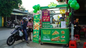 Điểm bán Bánh mì que Đà Lạt Dalabami trong ngày khai trương